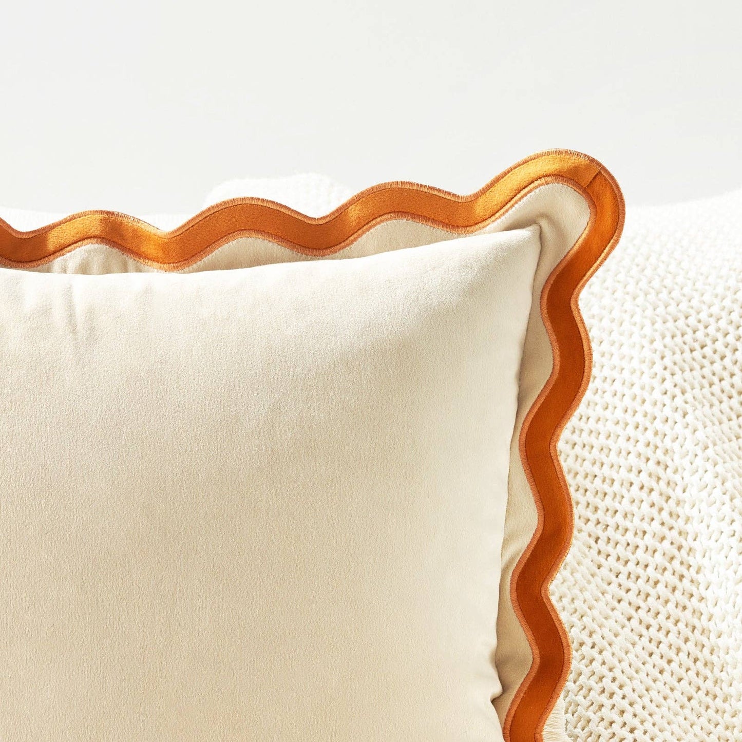 Maleku Honey/Cream Pillows - 22"x22"