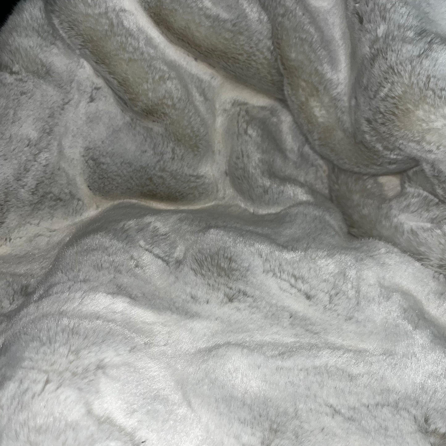 Pearl Faux Throw W/Brown Lining