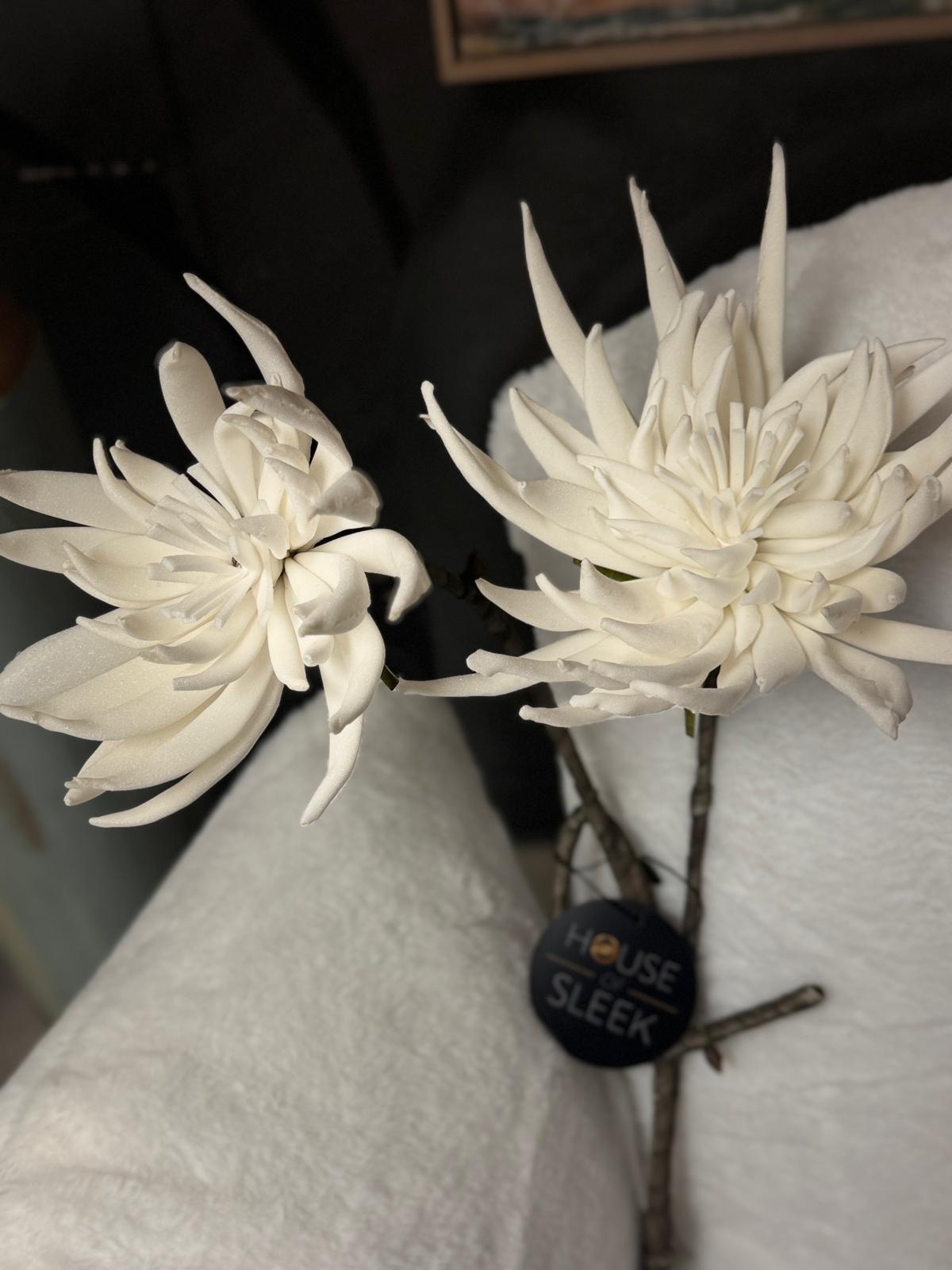 White Flower Stem *OPEN BOX