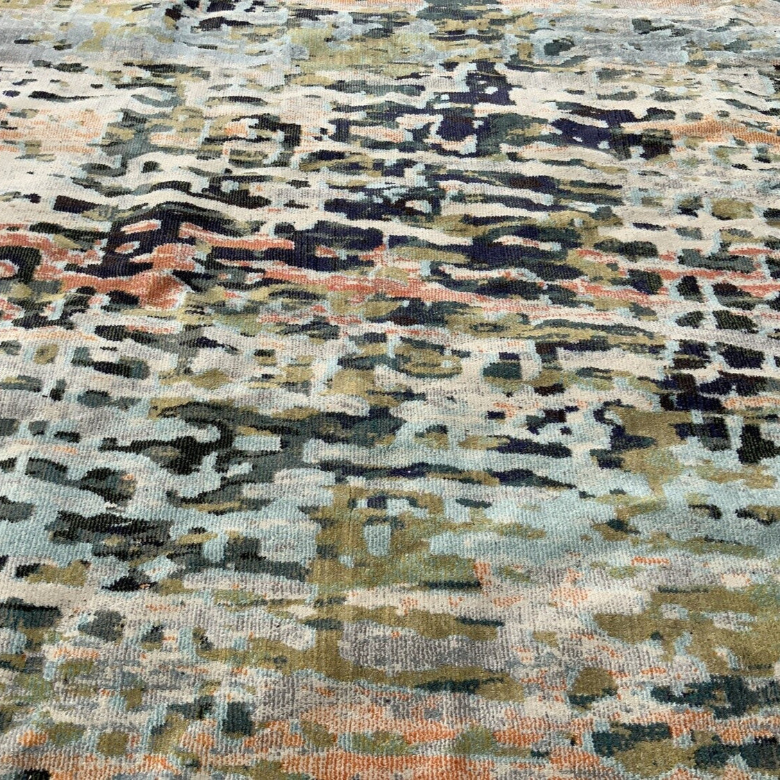 madison decorative rug up close design