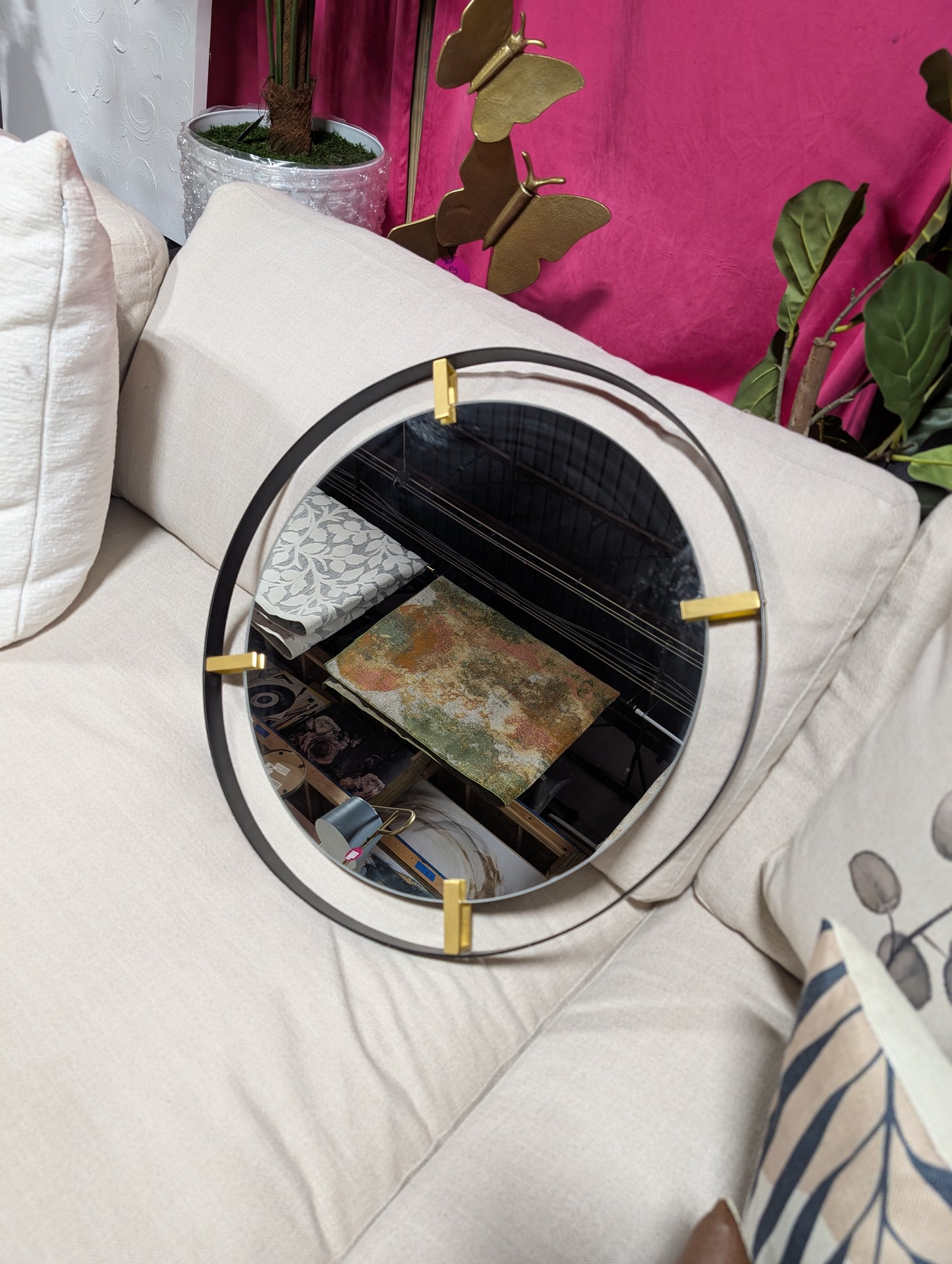 Round metal framed mirror*OPEN BOX at