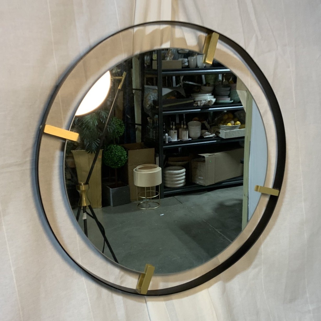 Round metal framed mirror - Open Box