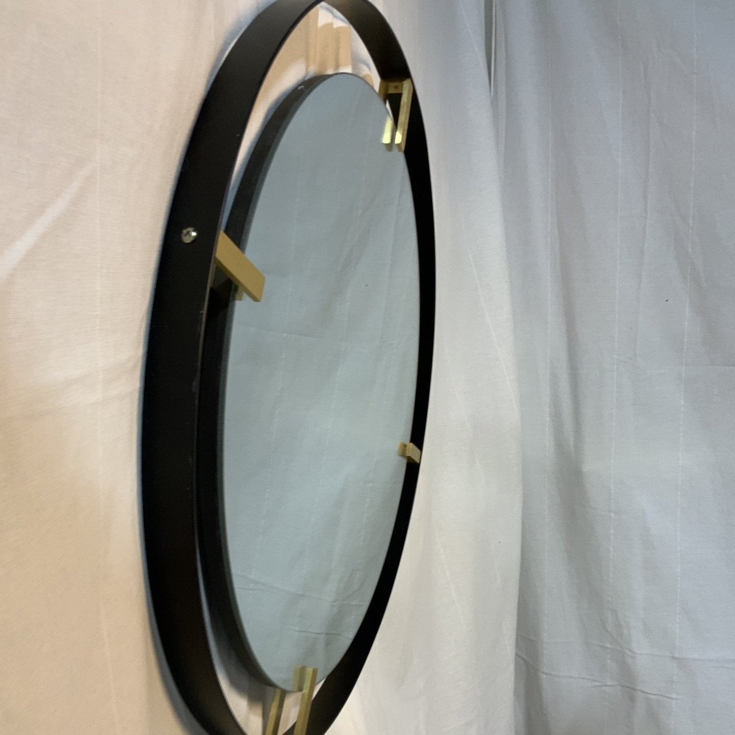 Round metal framed mirror - Open Box