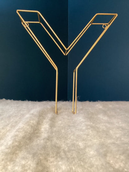 Metal marquis letter Y