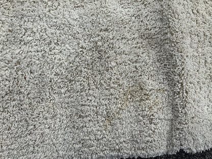 Cream shag area rug (6.5'x9.5') - Local Pick Up Only