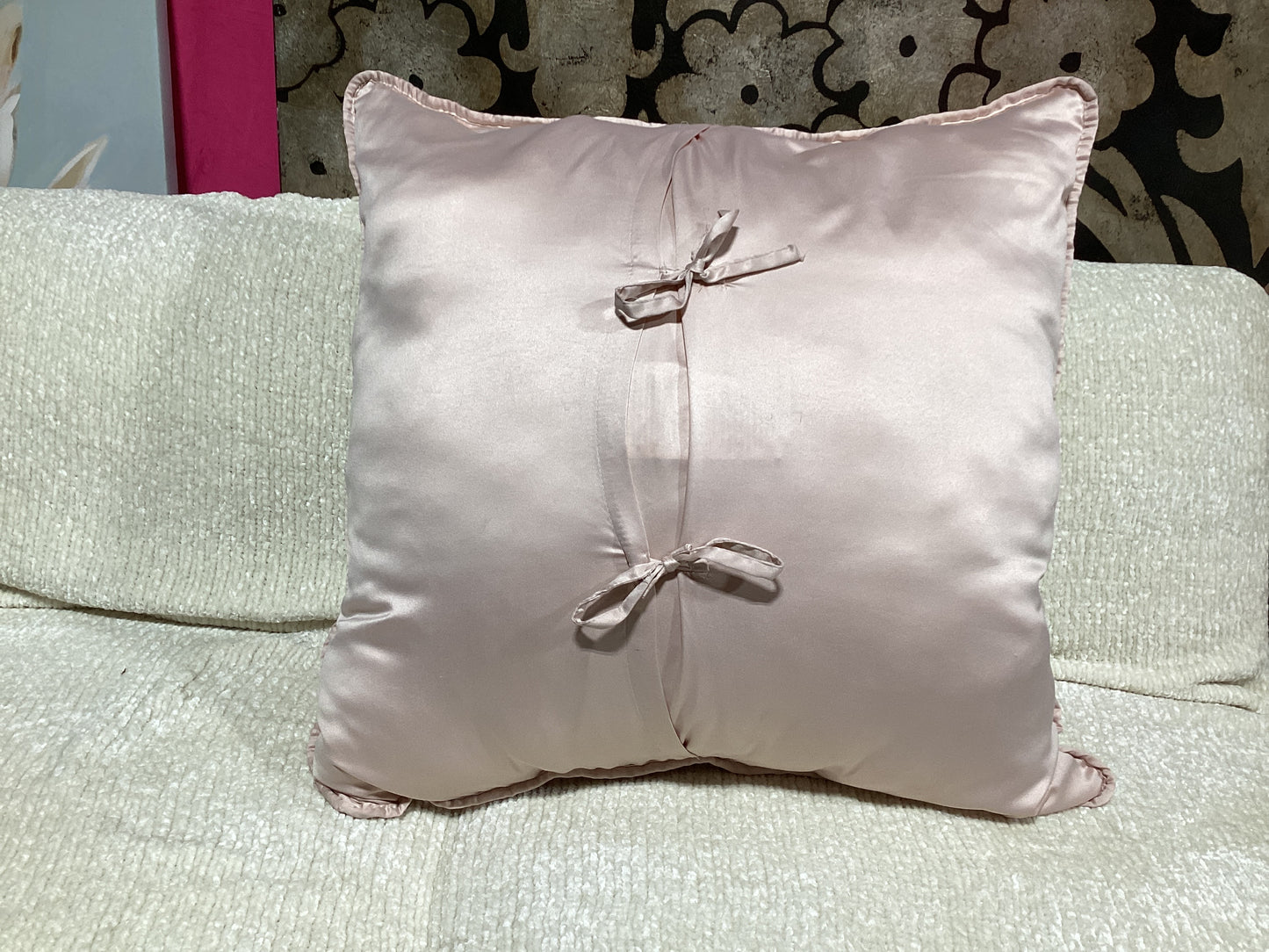 Powder pink decorative pillow -open box-