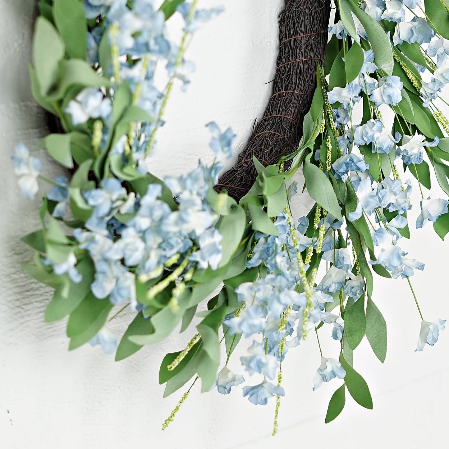 Blue Cream Wreath - 24"