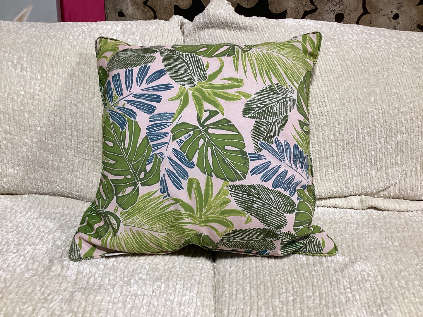 Floral leaf decorative pillow 18”x18” -open box-