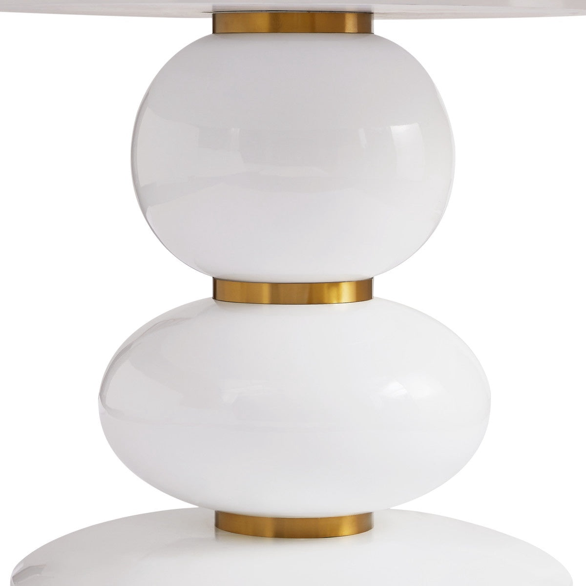 Arianna dining table - a modern and urban take on the French pedestal-style table