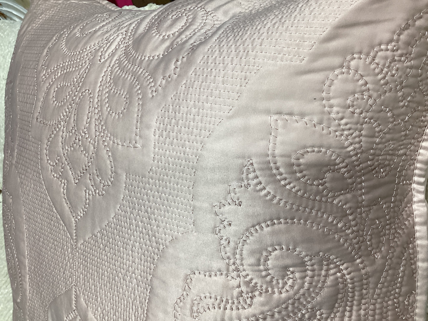 Powder pink decorative pillow -open box-