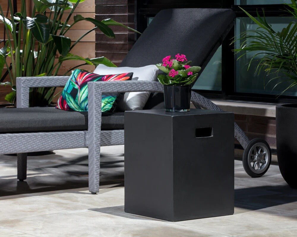 Castor End Table in black for outdoor use