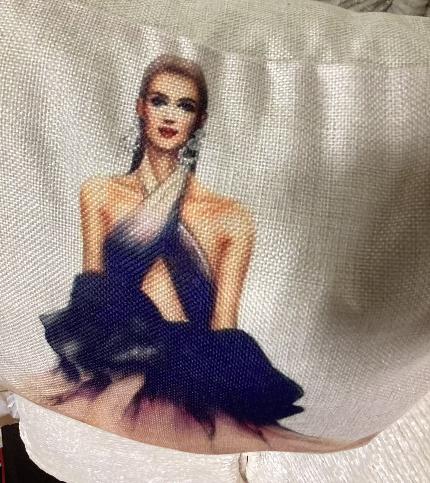 Fashion Queen Linen Pillow