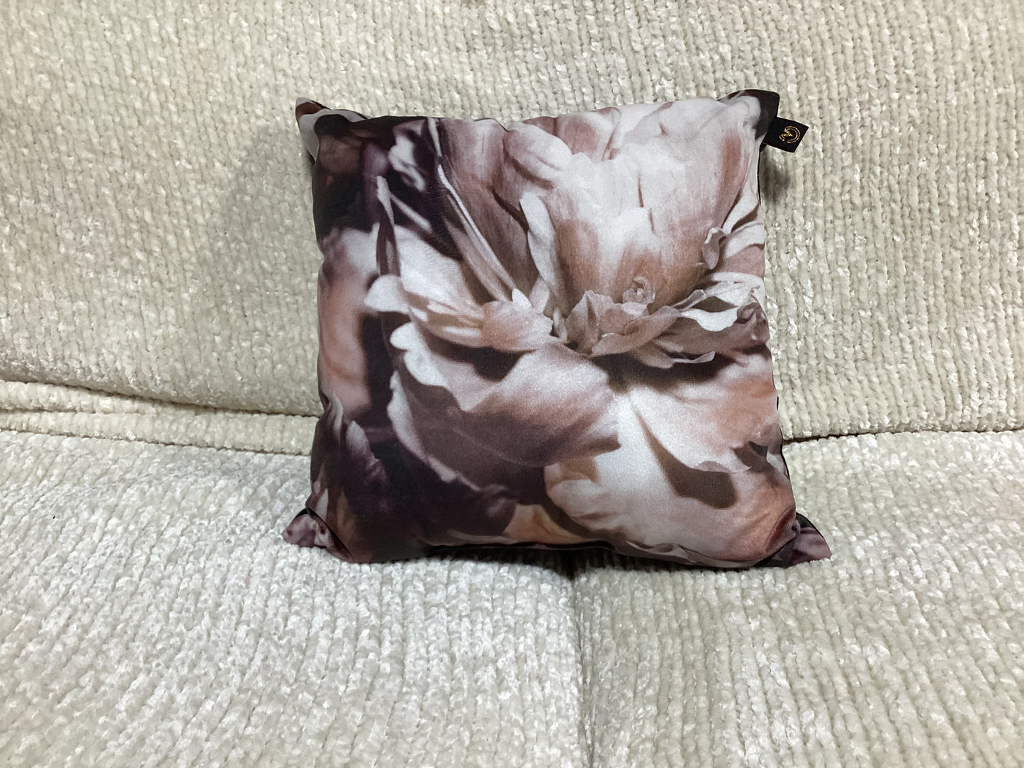 Small flower pillow - open box-