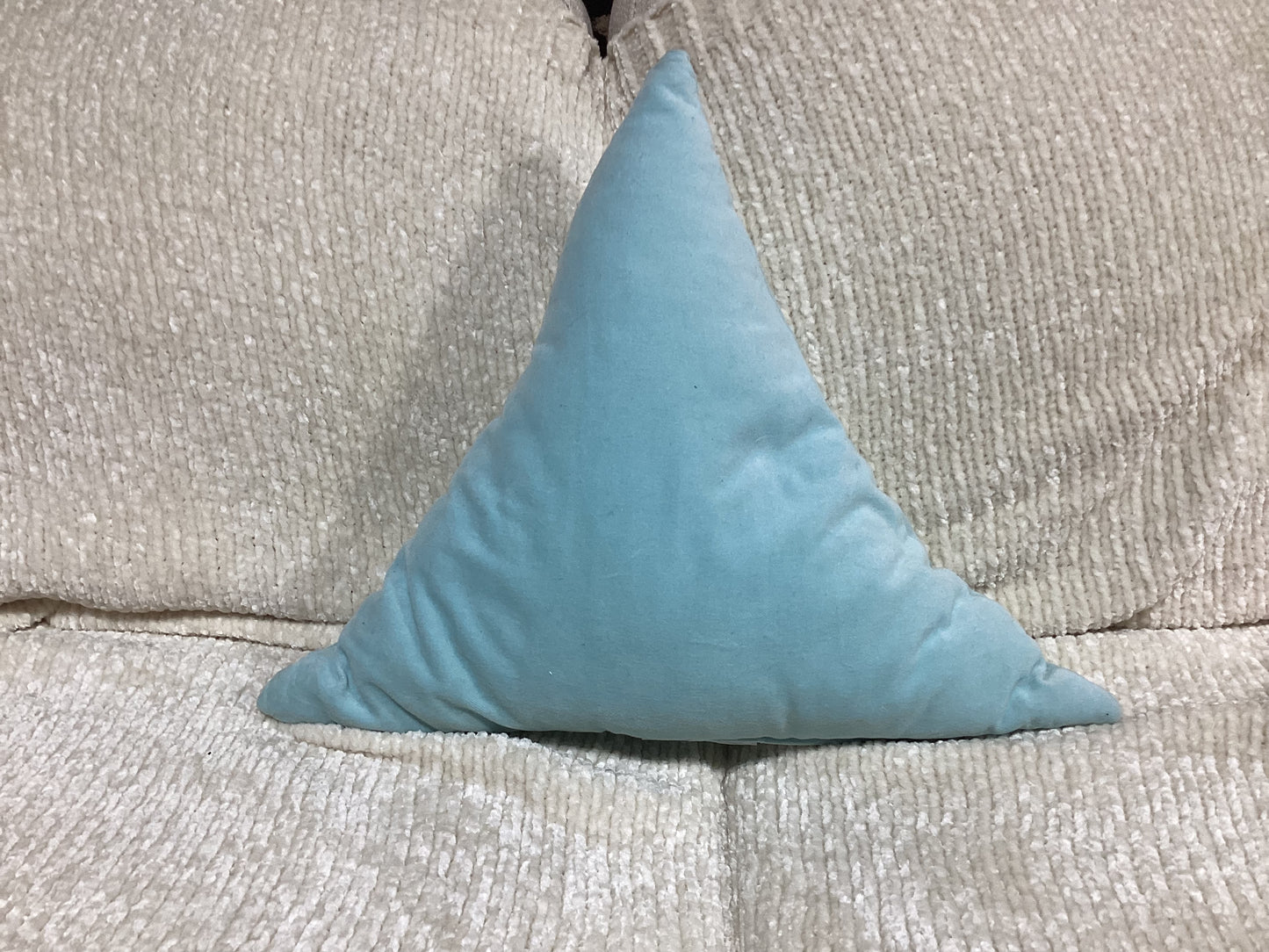 Blue triangle pillow -Open Box-