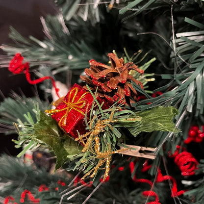 Festive Pinecone Ornemant *OPEN BOX