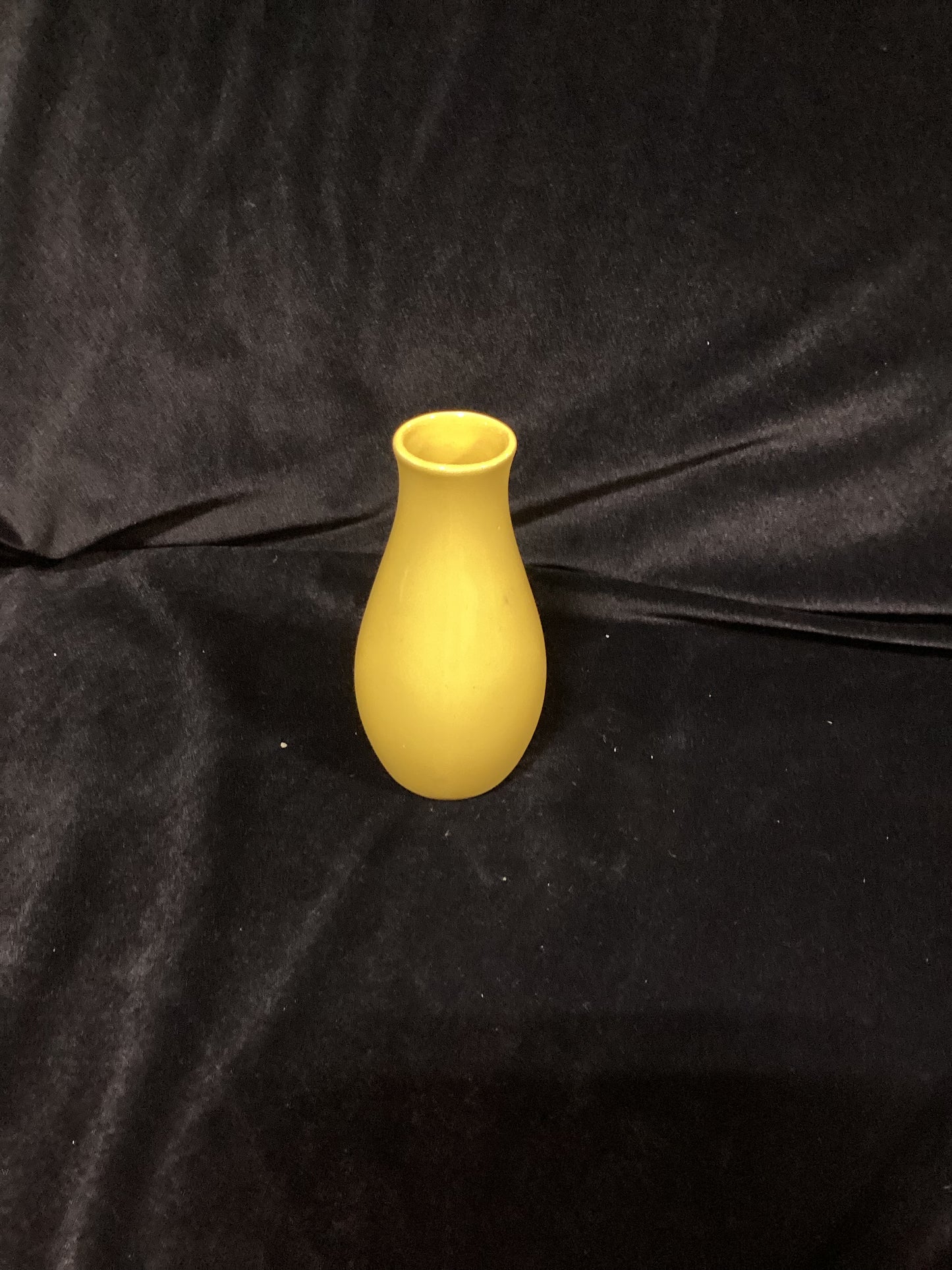 Petite yellow decor vase-8058