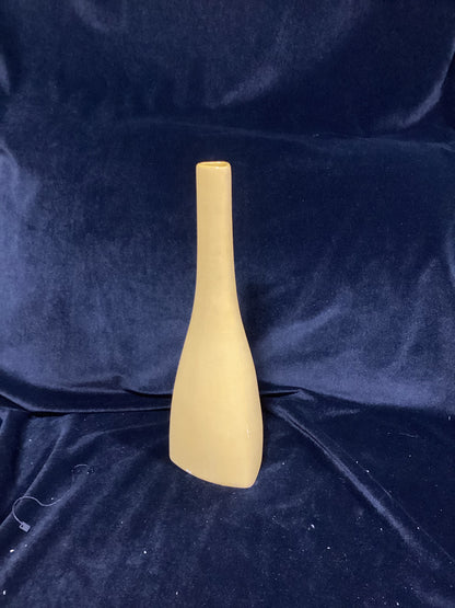 Pastel yellow flower vase-8057